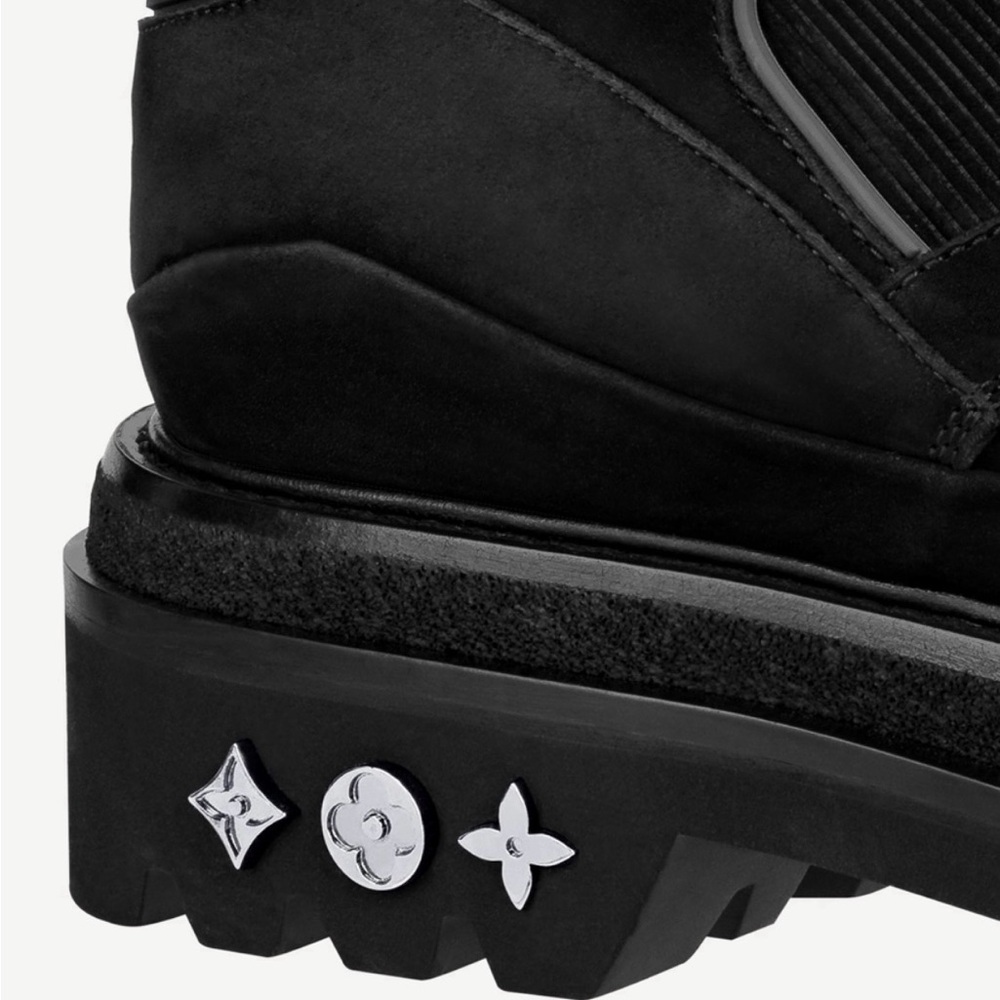 Louis Vuitton Black Rugged Boots with Chunky Sole - Picture 5 of 16